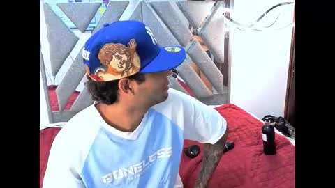 Snapshot of kitty_and_masterboy chatting on 11.18.25 kitty_and_masterboy online show from 11.18.25