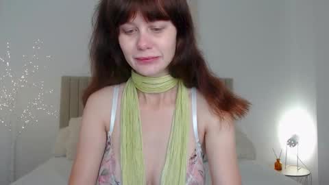 Snapshot of kitty_ange1l chatting on 09.18.25 kitty_ange1l online show from 09.18.25