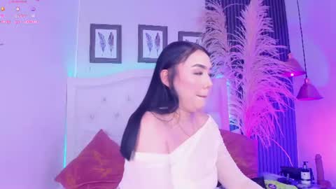 Snapshot of kitty_blueee chatting on 06.14.26 kitty online show from 06.14.26