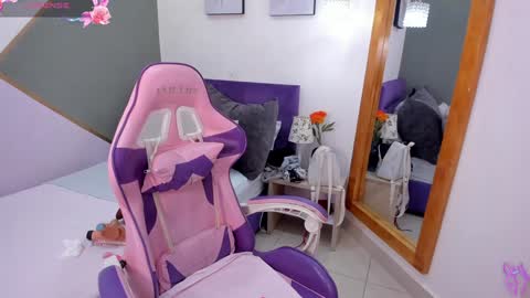 Snapshot of kitty_cayo chatting on 12.20.24 Kitty Kayo online show from 12.20.24