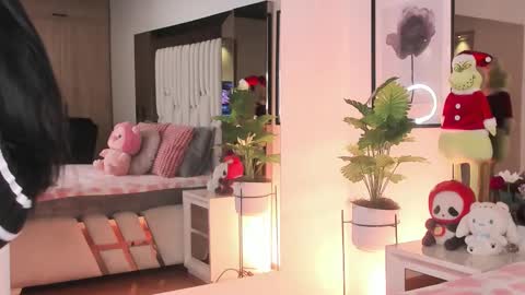 Snapshot of kitty_eliffe chatting on 12.02.25 kitty online show from 12.02.25