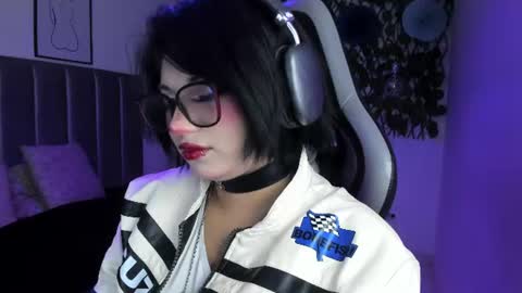 Snapshot of kitty_gang chatting on 07.11.26 Camila online show from 07.11.26