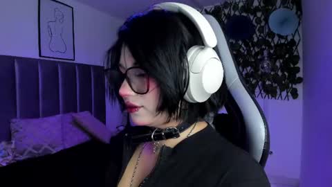 Snapshot of kitty_gang chatting on 07.16.26 Camila online show from 07.16.26