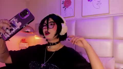 Snapshot of kitty_gang chatting on 07.17.26 Camila online show from 07.17.26