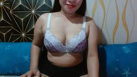 Snapshot of kitty_kheira chatting on 07.13.26 Kheira online show from 07.13.26