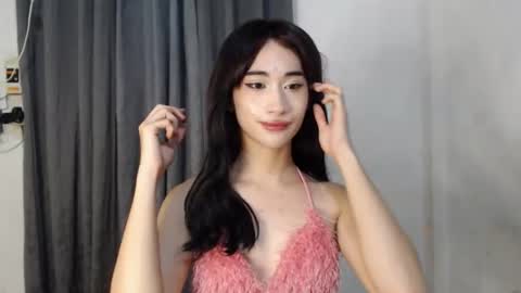 Snapshot of kitty_kim07 chatting on 10.27.25 kitty_kim07 online show from 10.27.25