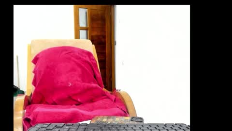 Snapshot of kitty_love2006 chatting on 11.01.25 kitty love2006 online show from 11.01.25