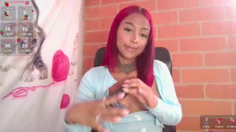 Snapshot of kitty_moon2 chatting on 10.08.25 Kitty online show from 10.08.25