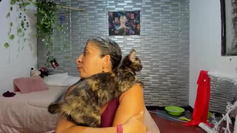 Snapshot of kitty_violet_ chatting on 09.22.25 violet online show from 09.22.25