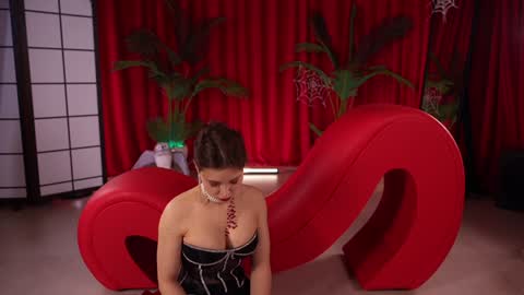 Snapshot of kittycaitlin chatting on 10.24.25 Katya online show from 10.24.25