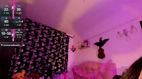 Snapshot of kittygoth_ chatting on 11.20.25 Kitty Goth online show from 11.20.25