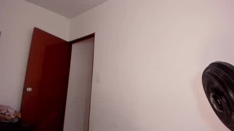 Snapshot of kittyhotts chatting on 12.14.24 Sari bell online show from 12.14.24