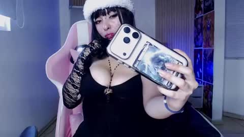 Snapshot of kittyhouse_hs chatting on 06.24.26 kittyhouse_hs online show from 06.24.26