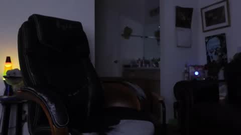 Snapshot of kittykay86 chatting on 03.18.26 Bella Blue BBW online show from 03.18.26