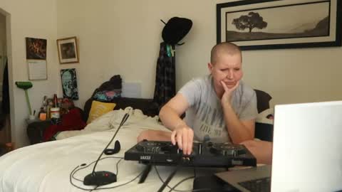 Snapshot of kittykay86 chatting on 05.19.26 Bella Blue BBW online show from 05.19.26