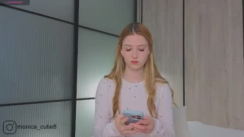 Monika online show from 02.22.25