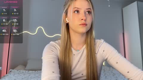 Monika online show from 02.06.26