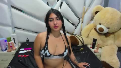 kittylovely  online show from 12.11.24