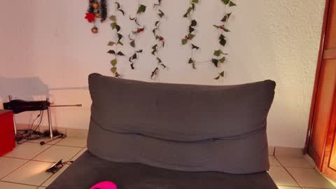 L          FOLLOW ME ON IG kittylu    online show from 01.18.25