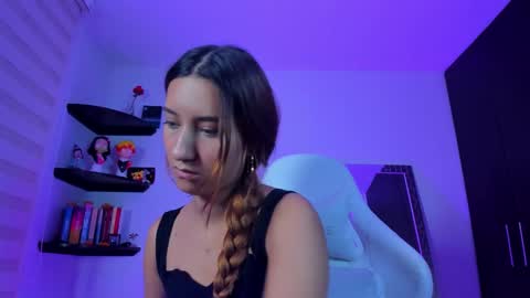 Snapshot of kittyrush_ chatting on 10.02.25 kitty online show from 10.02.25