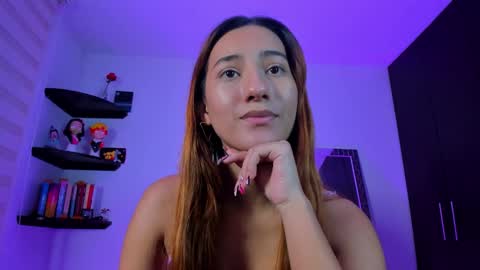 Snapshot of kittyrush_ chatting on 10.03.25 kitty online show from 10.03.25