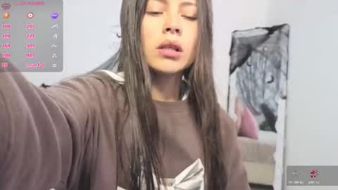 Snapshot of kittystar_tay chatting on 10.28.25 Kitty online show from 10.28.25