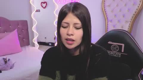 Snapshot of kittystar_tay chatting on 11.24.25 Kitty online show from 11.24.25