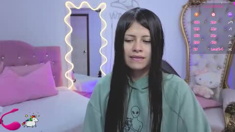 Snapshot of kittystar_tay chatting on 11.25.25 Kitty online show from 11.25.25