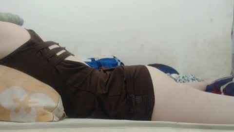 Snapshot of kittywhiteass chatting on 12.19.24 kittywhiteass online show from 12.19.24