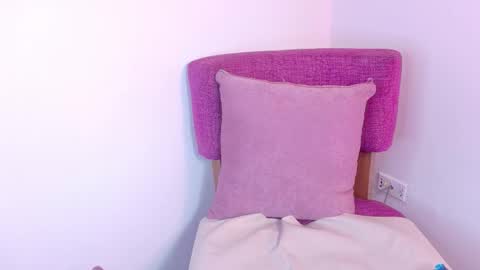 Kitty Hill online show from 02.15.26