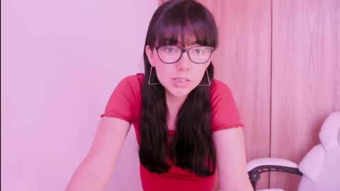 Snapshot of kiwi____ chatting on 04.10.26 Little piece of fruit online show from 04.10.26