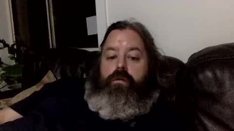 Snapshot of kiwiabroad2620 chatting on 11.25.25 Kiwiabroad online show from 11.25.25