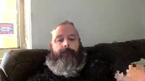 Snapshot of kiwiabroad2620 chatting on 12.05.25 Kiwiabroad online show from 12.05.25