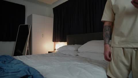 Snapshot of kiwikanga chatting on 06.19.26 KiwiKanga online show from 06.19.26