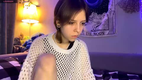 Snapshot of kizziequiroz chatting on 11.28.25 Luna online show from 11.28.25