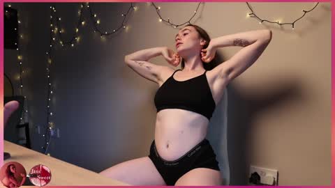 Snapshot of kjfucks chatting on 09.13.25 JaneSweet online show from 09.13.25