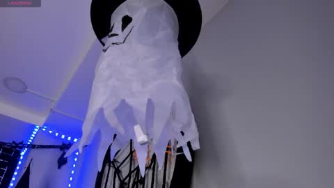 klariz09 online show from 10.25.25