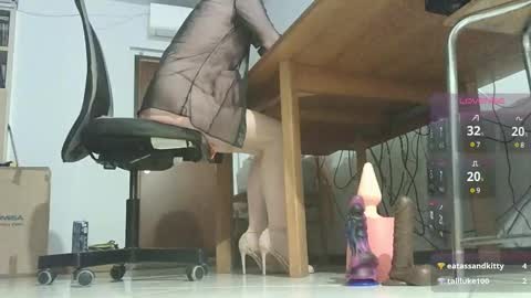 Klaudia online show from 12.27.24