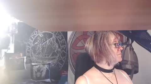 Snapshot of kleiner_teufel chatting on 06.19.26 Michelle online show from 06.19.26