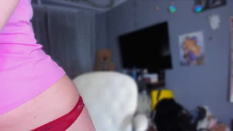 Snapshot of klementinagirl chatting on 05.14.26 Klementinafanslyklementina6661 online show from 05.14.26