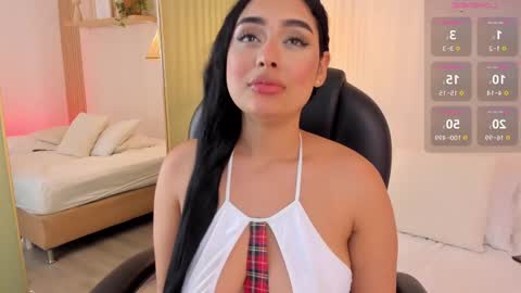 Snapshot of kleverly_manson1 chatting on 02.11.25 online show from 02.11.25