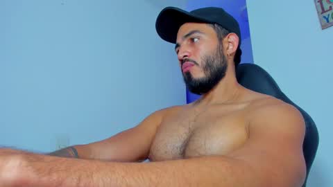 Snapshot of klinsmannwalton chatting on 11.17.25 klinsmannwalton online show from 11.17.25