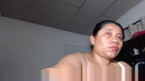 Snapshot of kloe_boobs chatting on 11.26.25 Kloe online show from 11.26.25