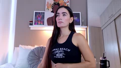 Snapshot of kloe_coper chatting on 12.17.25 Kloe Coper online show from 12.17.25