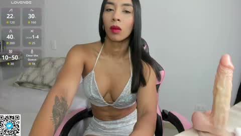 Snapshot of kmipearl chatting on 07.09.26 Camila Reyes online show from 07.09.26