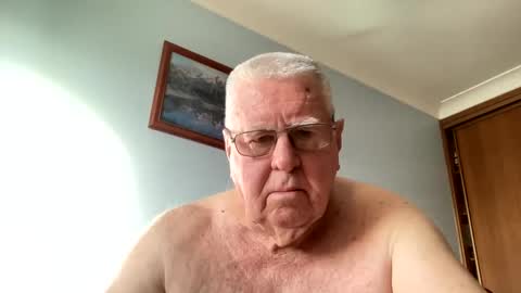 Aussiedude online show from 01.06.25