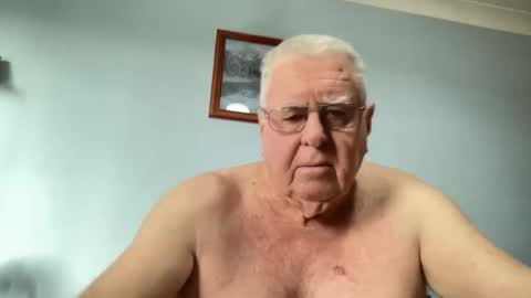 Snapshot of knights2001 chatting on 03.08.26 Aussiedude online show from 03.08.26