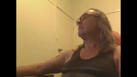 Snapshot of knobout chatting on 03.18.26 knobout online show from 03.18.26