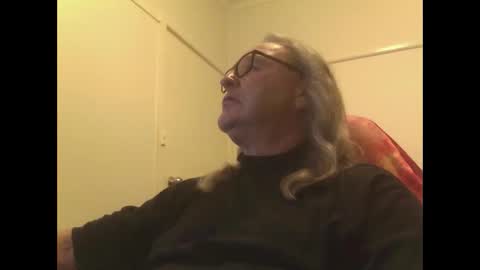 Snapshot of knobout chatting on 03.30.26 knobout online show from 03.30.26