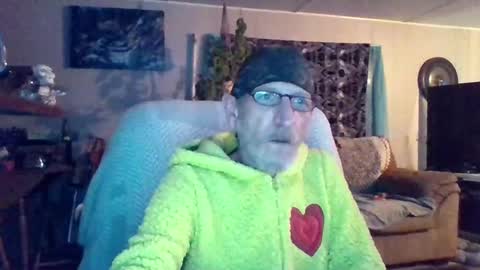 Snapshot of kodiakpm1 chatting on 11.17.25 kodiakpm1 online show from 11.17.25